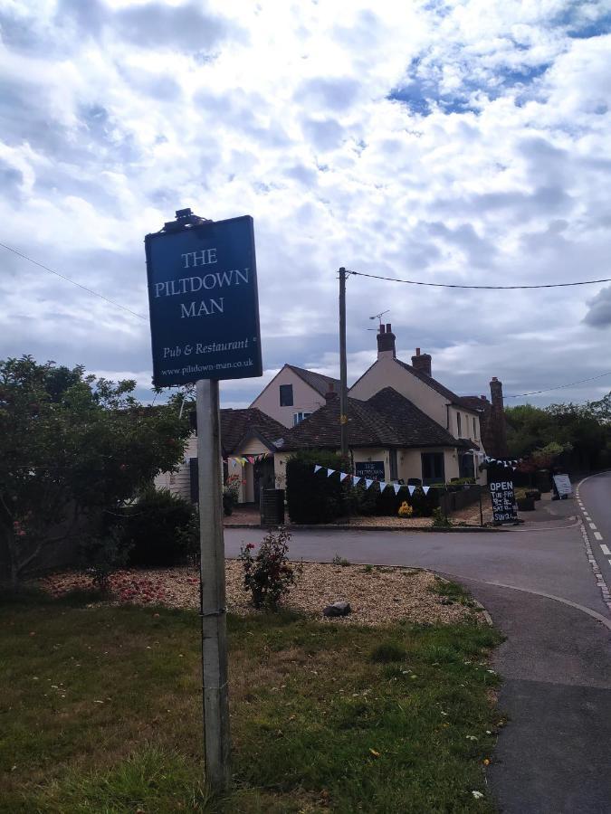 Апартаменты Garden Flat At The Infamous Piltdown Man Pub Fletching Экстерьер фото
